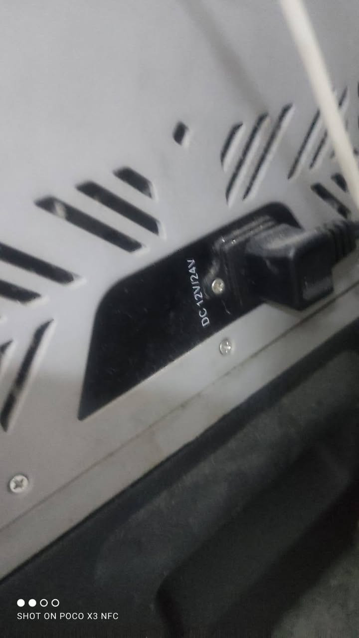 السلام عليكم ثلاجة سياره وتصير أيضا بالغرفه تجميد وعادي أنت تتحكم بيها وبيها جروحخ ويده مثل حقيبة السفر ،استخدام قليل جدا نوعيه ممتازه ماخذها ٥٠٠ أبيعها ٣٠٠ بيها مجال بسيط


**إذا كنت صاحب هذا الإعلان وتريد حذفه لأي سبب، رجاءا أرسل رسالة إلى الدعم الفني**