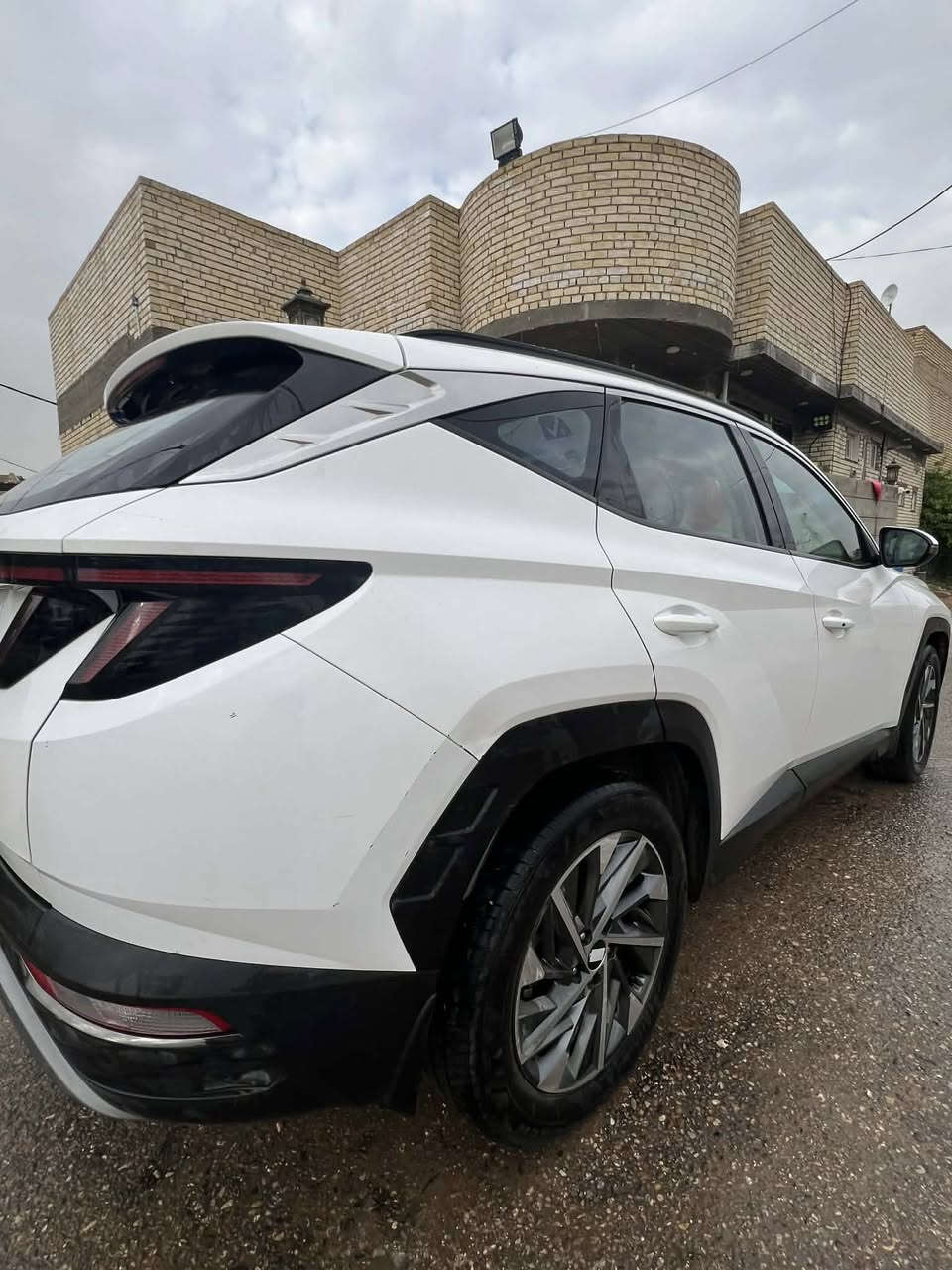 السلام عليكم
للبيع توسان 2023 وارد خليجي

اللون: أبيض

رقم بابل الدولي

المواصفات

• كراسي كهربائية

• حساسات أمامية وخلفية

• بصمة (عدد 2)

• ويل كروم

• دخول ذكي

• هاند بريك بصمة

• ثلاث أنظمة قيادة (Eco / Sport / Normal)

• شاشة آيباد

• شاحن وايرلس مع منافذ USB أمامية

• قطعتين تبريد

• تحكمات ستيرن من الجهتين

• برادات خلفية

• الجام أوتو

• مثبت سرعة

• مرايا شفط

• لايتات أمامية LED فول

• زينون أمامي وخلفي

السياره بدون اي نقص  

السعر 220 وبيه مجال بسيط . 

الرقم ***********
