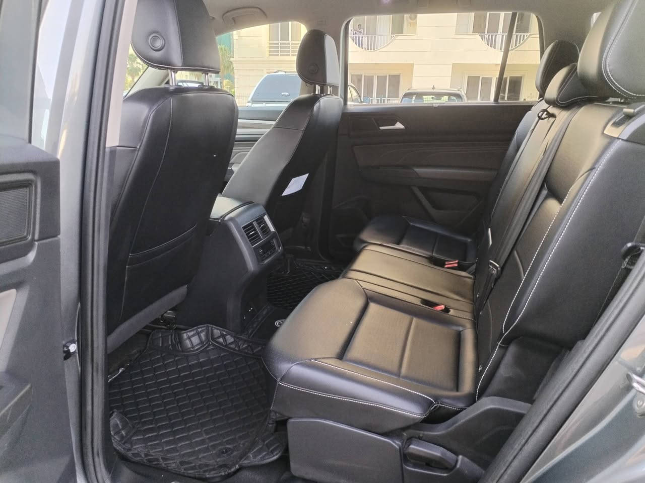 VW, Atlas 2022, SEL, full option,
KM 70000
USD 28000

Call, ***********
