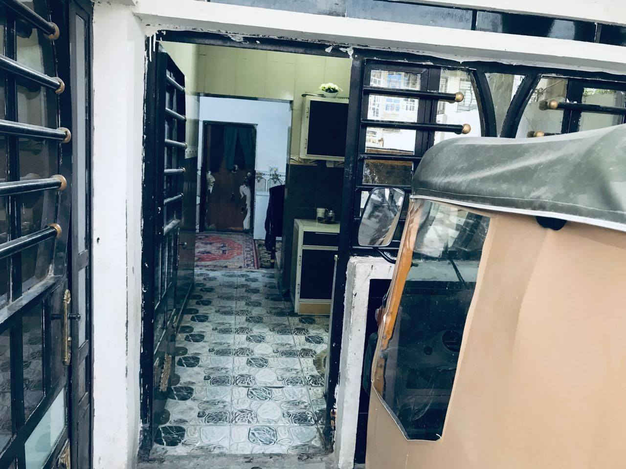 #عرض_دار_للـبـيـع 
دار سكن للبيع مساحته 150(7.5*20) م طابقين يحتوي على صاله ومطبخ وحولي وأربعة غرف نوم وكراج ومنور وصحيات داخليه وخارجيه وكراج سياره
العنوان : بغداد- ابو غريب- خرنابات الجديده قرب جامع عز الدين القسام 
السعر 150 مليون 
للأستفسار أكثر يرجى الاتصال على الارقام التاليه

***********
***********
