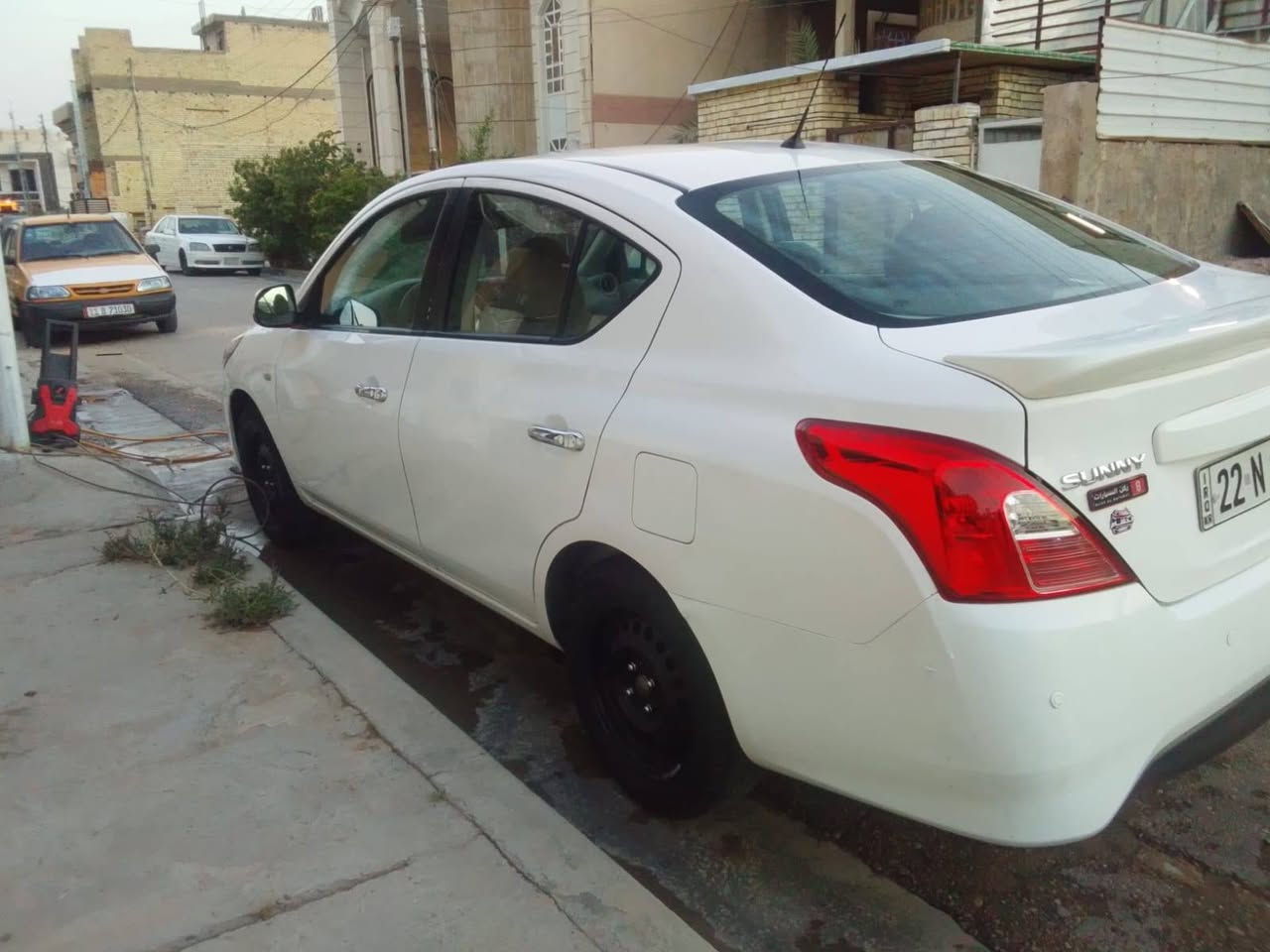 السلام عليكم سني هندي موديل ٢٠٢١ بيهه صبغ باب صدر وشويه من الباب الخلفيه وبيهه بارد شويه تخم تاير جديد مكينه كير مكفولات تبريد ثلج بسم ولد عربي ماشيه ١٢٨ السعر ٨٨ وبيهه مجال الي مي عجبه السعر لايعلق مكاني بغداد البياع  ***********
