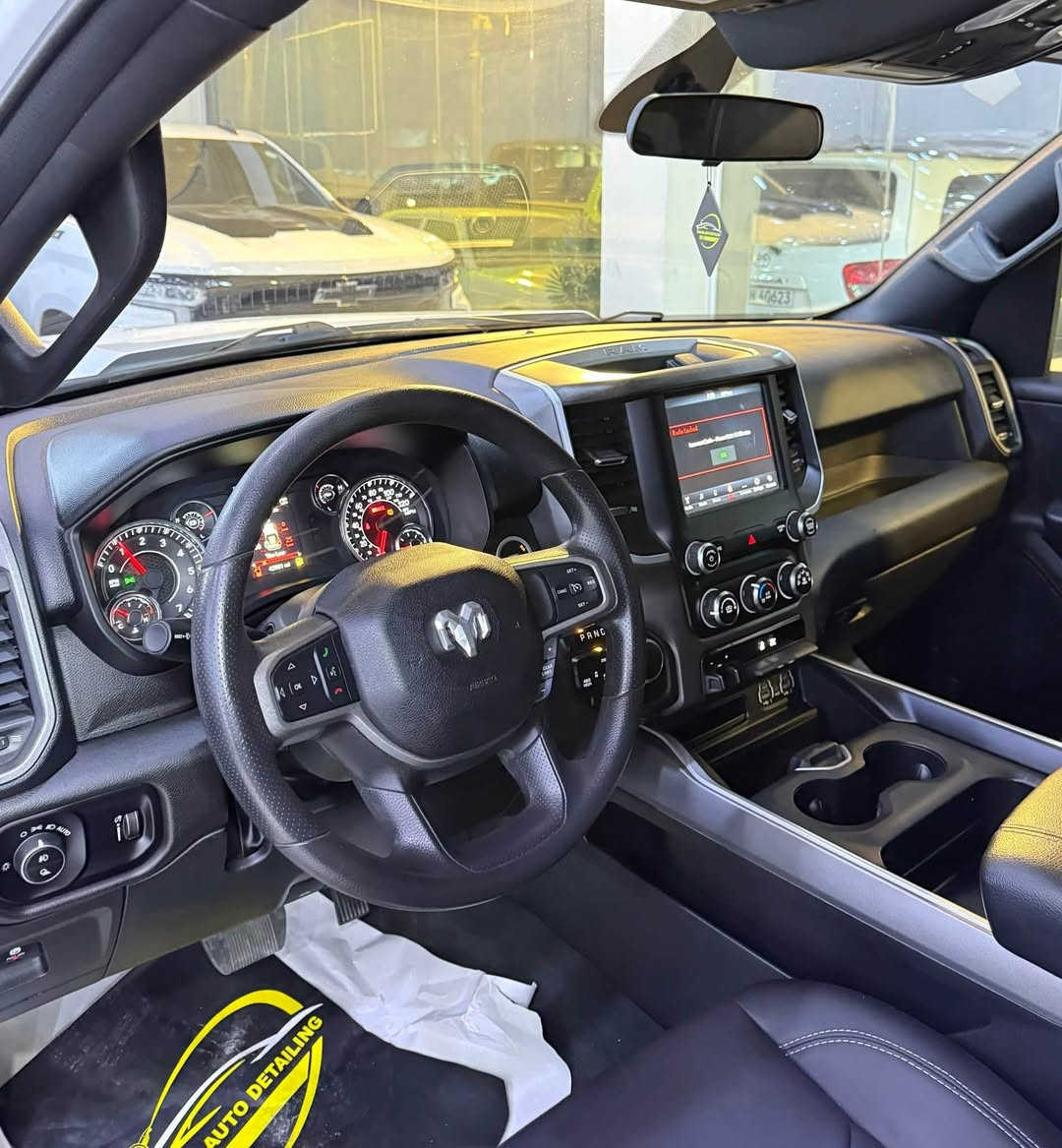 Dodge Ram 
2024 BigHorn
V8 - 5.7L - 4x4 

بسمە و شغال
شاشە و کامیرە
لایت لید
کوشینات جلد 
کوشینات هیتر
سوکان هیتر
باب طویل
بودی قصیر
دبل اکسل
رادار
ئوتو ستوب
ویل ٢٠

42.000 mile
3 قطعە صبغ
سعر 270 ورقە

***********
***********
