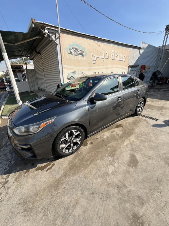 كيا فورتي 
٢٠١٩ وارد امريكي 
ماشيه 150 الف ميل 
محرك ٢٠٠٠ دوش 
مواصفاتها نص فول المعروفه
سياره ابيع صبغ حزام تريد وكاله تريد تحويل 
السياره ناقصها صدر يحتاجلها شباك مال دعاميه 
ابيع هل موجود 
لون فيلي 
محتاج ومستعجل ع بيع 
مكانها بغداد زيونة 
صور الحادث بلمنشور 
السعر 118  وبيها مجال شي قليل 
للاستفسار
 ***********
