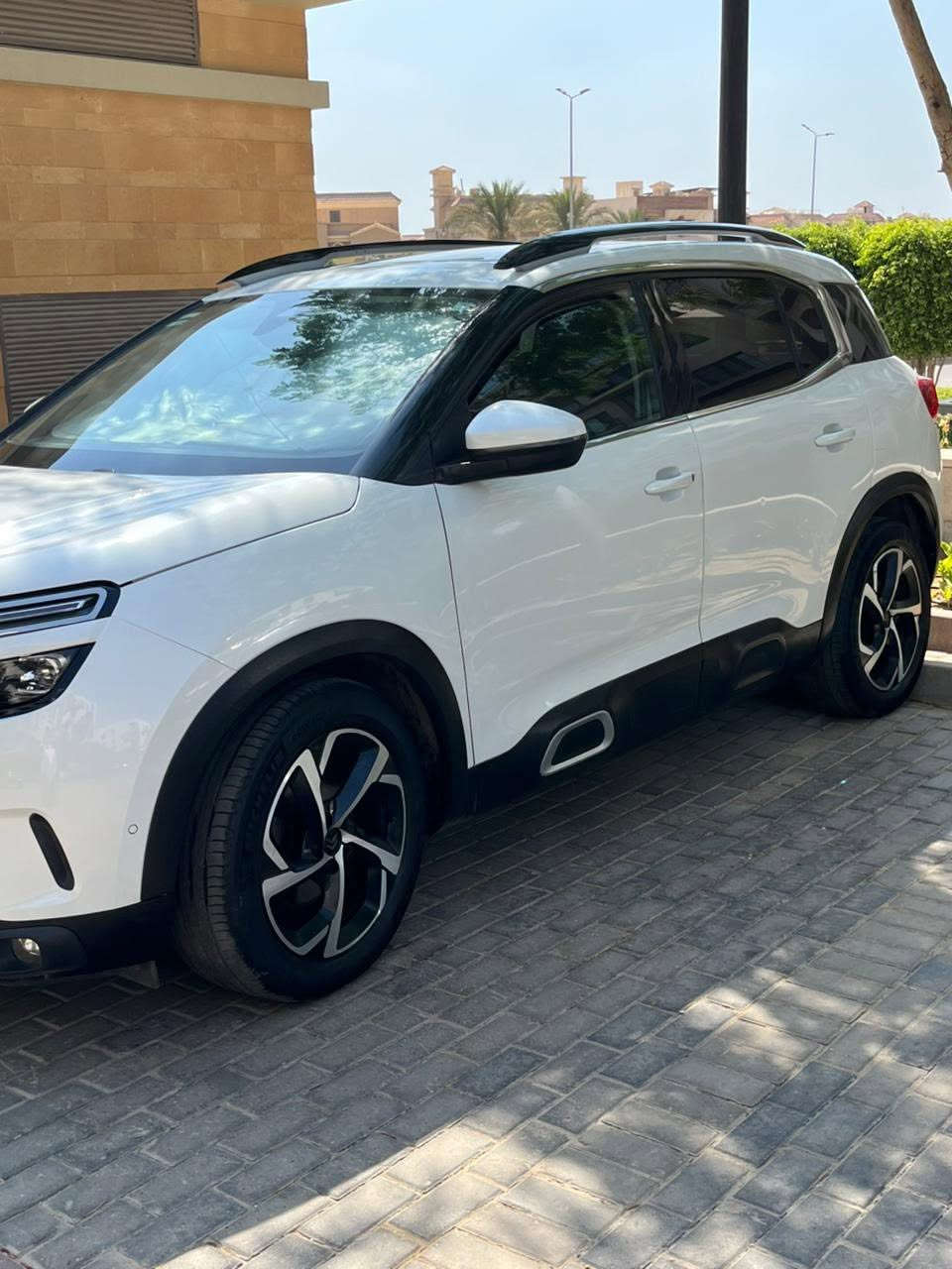 Citroen C5 2022 Aircross
Feel
فابريكا بالكامل 
عداد 140الف كم
صيانات توكيل 
رخصه سنه مرور مصر الجديده 
المعاينه التجمع الخامس 
📞 للتواصل:
01008771891
whatsapp https://wa.me/201008771891


**إذا كنت صاحب هذا الإعلان وتريد حذفه لأي سبب، رجاءا أرسل رسالة إلى الدعم الفني**