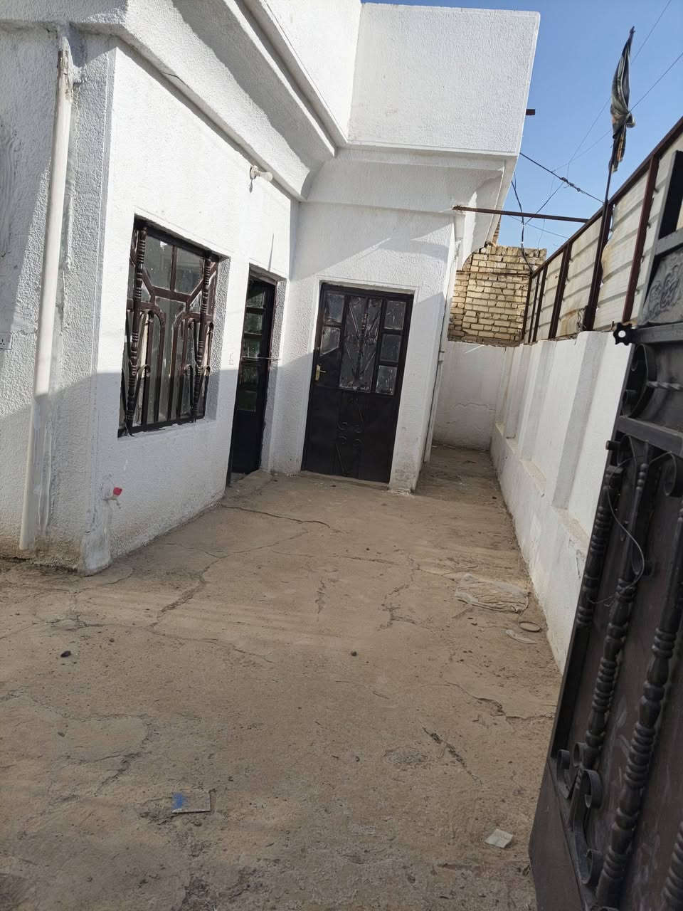 بيت للبيع ركن مساحته 110 في قضاء الحسينيه 
للاستفسار  ***********
