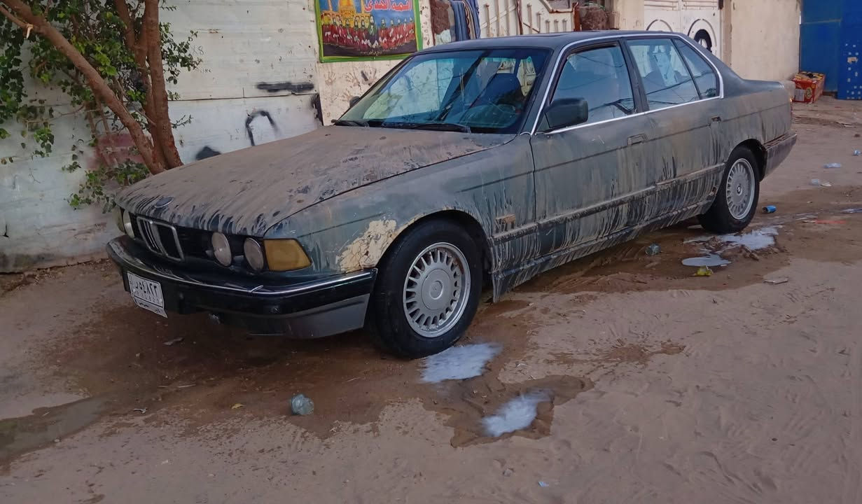 سلام عليكم من رخصت الادمن سياره بيم موديل 90 مكينه حداديه تخم تأير جدد كيرها بي تخير بس تمشي سنويه عضم لل2027 تحويل مباشر السعر ب 15وبيها حك الجيه***********
