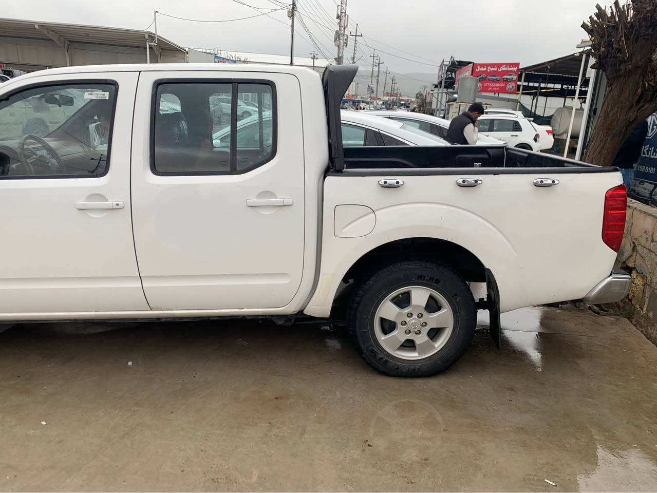 (Navara)ناڤارا مۆدێل ٢٠١٤
 ***********
سەنەوی تا ٢٠٢٧
گێروو مەکینە بەشەرت 
یەک بست بۆیاغی هەیە
*********** السليمانية, العراق
