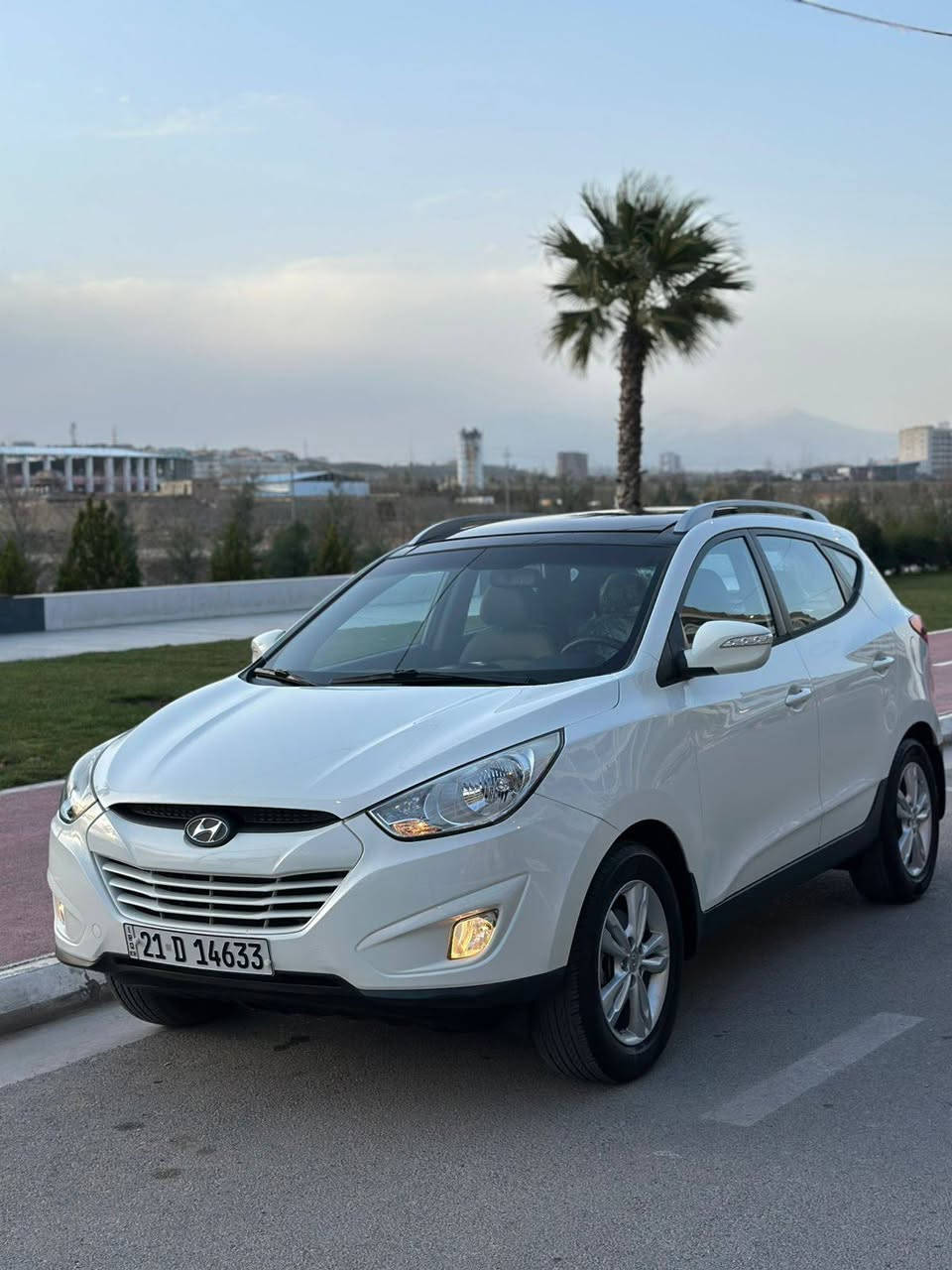 هۆندا تکسۆن ٢٠١٢
فول مواسەفات
دو پەڵە ساردی هەییە
سفری شەری کەیە 
سەیارەکە یەک دەستە بە سفری لای خۆمان بووە 
بۆ زانیاری زیاتر پەیوەندی بکەن بە 
*********** لە سلێمانیم السليمانية, العراق
