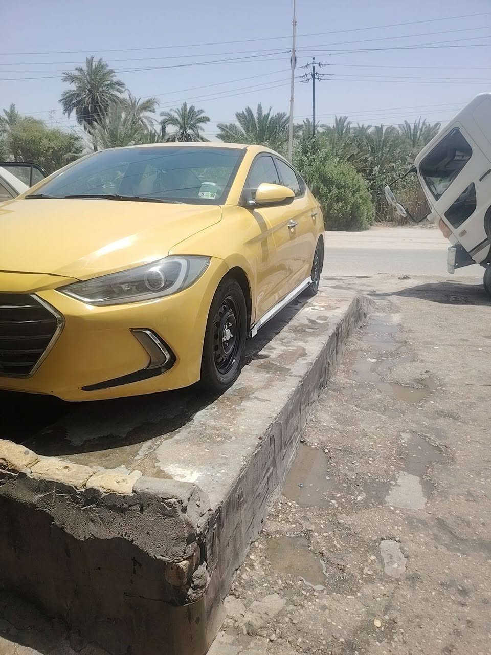 سلام عليكم  سياره لبيع انتره موديل 2018 تخم تاير محرك 2000 وارد امريكي مكان ناصري مركز رقم ناصريه ***********

