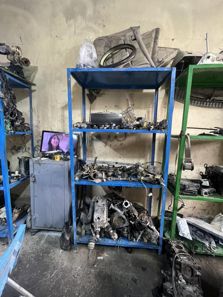 سلام عليكم 
متوفر غراض تفصيخ جميع سيارات الايرانيه والكورية 
ومتوفر جميع مكاين وكيوره
 سايبا طيبه بيجو بارس سمند 
ومتوفر تحويره كامله كورلا نحله ومكينه كورلا  ام جف 
متوفر غراض شيري A5 
وعراض شيري كوين 
وتفصيخ سياره كامله QQ 
موقع كراج 
قوس بغداد منطقة النتصار مقابيل مقر الحشد 
بداره ابو كرار 
رقم الهاتف ***********
