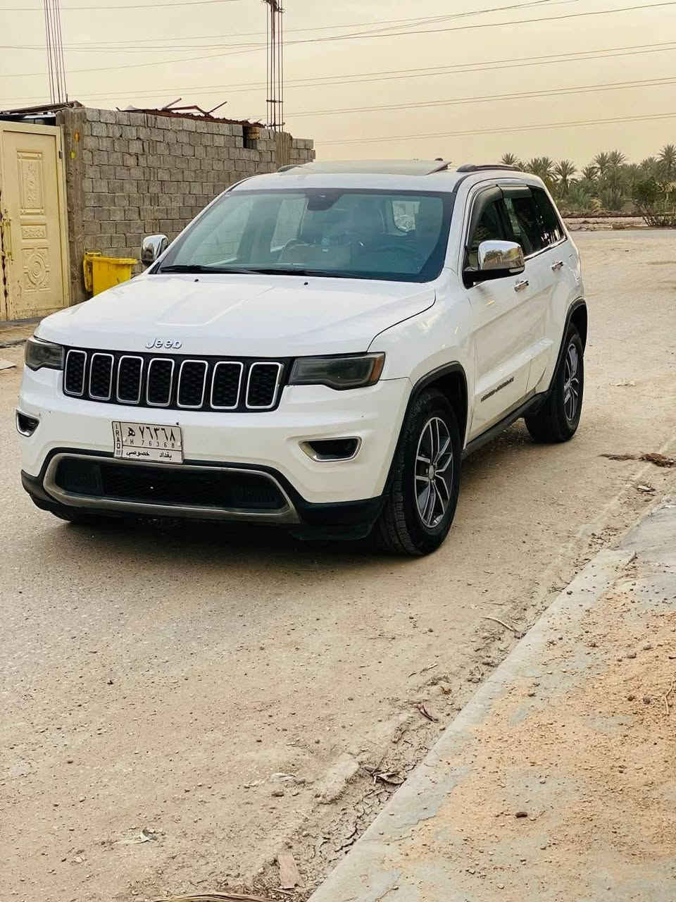 ​الموديل: 2017. قبل كلشي السعر 185 او المجال في المقابله تروحلكم فدوه السياره ♥❤
الفئة: لمتد (Limited) - فول مواصفات 1/1.
​الحالة العامة: السيارة بحالة فنية ممتازة، محرك وكير وتبريد بشرط الفحص.
​الصبغ: توجد 4 قطع صبغ (لأغراض التجميل أو أثر حادث بسيط حسب الواقع) بدون ضرر داخلي أو لغد.
​المواصفات:
​فتحة سقف (سلايد).
​بصمة تشغيل وبصمة أبواب.
​شاشة كبيرة مع كاميرا دوارة.
​حساسات أمامية وخلفية.
​كراسي جلد (كهرباء + خزن).
​صندوق كهرباء.
​ويل كب حجم كبير وترايش نيكل بلاد.
​الرقم: بغداد (خصوصي).
اخوكم مرتضى 
((((( اخوان الحادث من أمريكا جاملغ او بنيد بدون شواصي  بدون شواصي بدون شواصي بدون شواصي بدون لغود صح امبين قوي بس حادث مابي شواصي ولا لغود بدون دواخل بدون دواخل)))))


**إذا كنت صاحب هذا الإعلان وتريد حذفه لأي سبب، رجاءا أرسل رسالة إلى الدعم الفني**