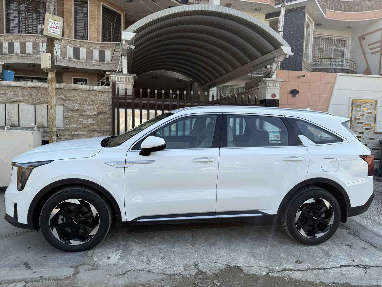 السلام عليكم للبيع سورينتو 2024 خليجي رقم بغداد كفالة عامة مكينة 4 سلندر ماشي 28 الف جديدة سيارة 

بصمة و كشنين كهرباء و صندوق كهرباء و كامرة خلفية و تحكمات استيرن جهيتن مري شفط و حساسات امامية و خلفية 7 راكب وباقي مواصفات المعروفة 

مكان السيارة بغداد 

رقم الهاتف ***********
