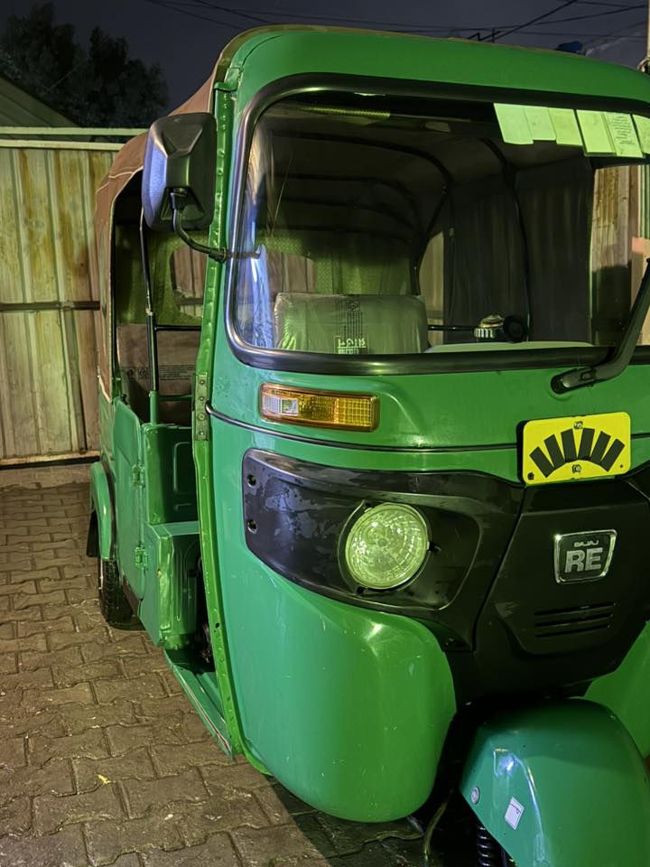 سلام عليكم تكتك مديل ٢٢شهر ٦للبيع مكينه. مكفوله عنوان بغداد جديده الاتصال ***********
