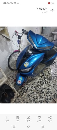 دراجة للبيع سعرها ٦٠٠الف بيها مجال قليل موبايل 07704216773