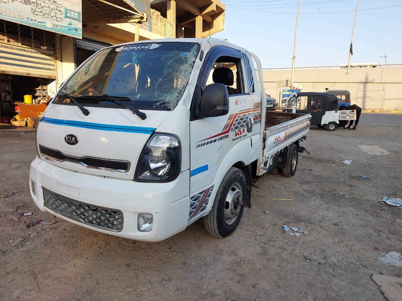 سلام عليكم لبيع كيا فحل موديل ٢٠١٧ رقم قادسية تحويل مباشر سيارة بيهه حادث مثل صوره سعرهه ٨٥ مكان سياره بغداد استفسار ***********
