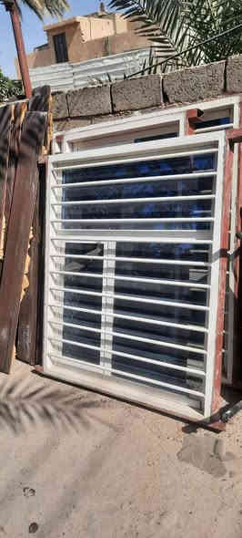 شبابيك للبيع ارتفاع ١٧٠ سم وعرض ١٥٠ سم . مكان بغداد عدد ٦ . 
السعر ١٠٠ الف للشباك . الاتصال ع الرقم (***********)
