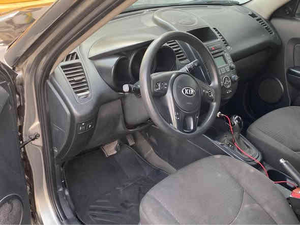 السلام عليكم كيا صول 2013محرك 1600 بيها قطعة وحدة صبغ بالحريه *********** بغداد
