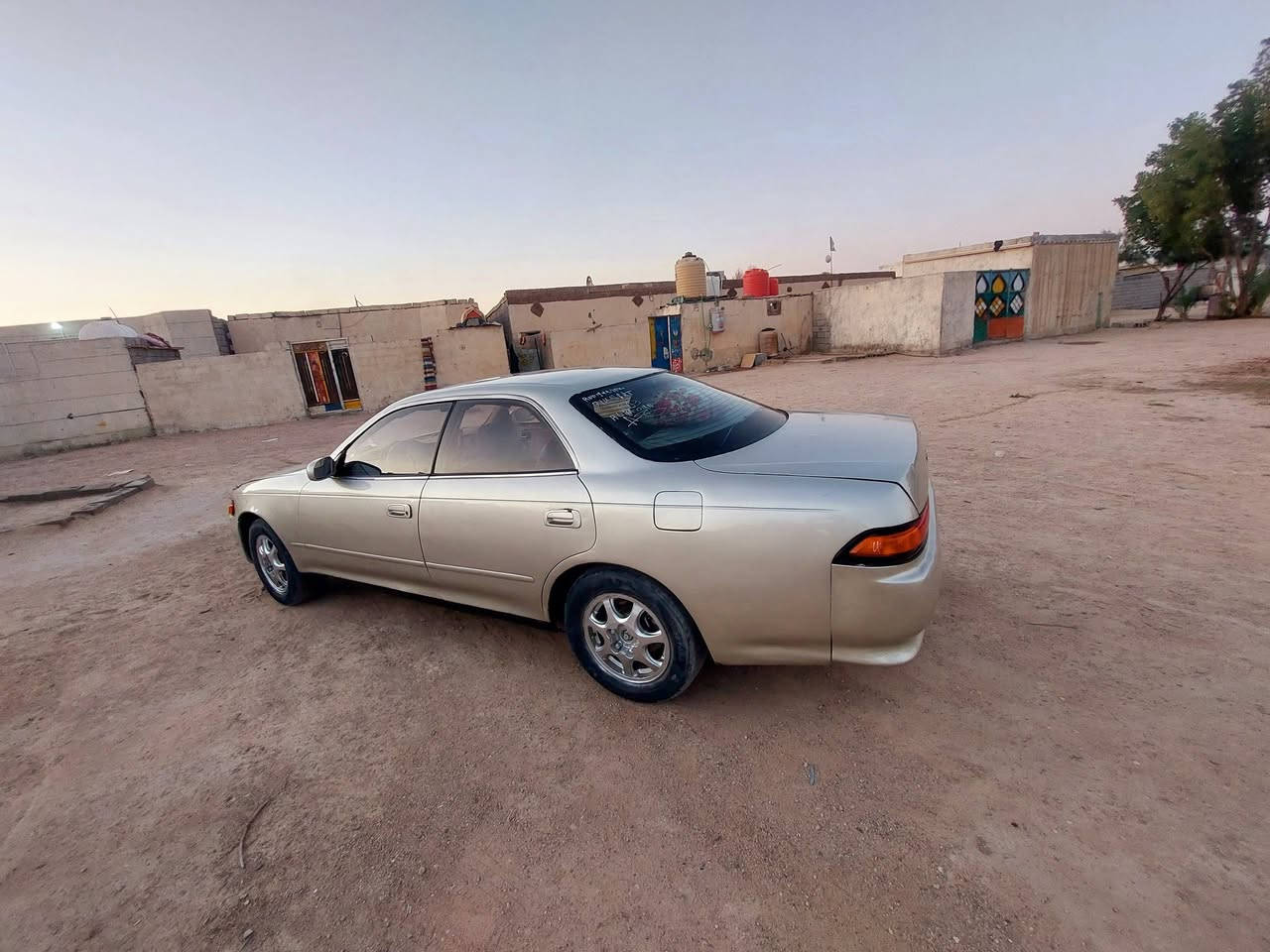 سلام عليكم مارك🚗 للبيع موديل 93 بيها كصه جنطه مكينه بيها تبخير بسمي رقم نكليزي السعر$45.             الهاتف📞***********
