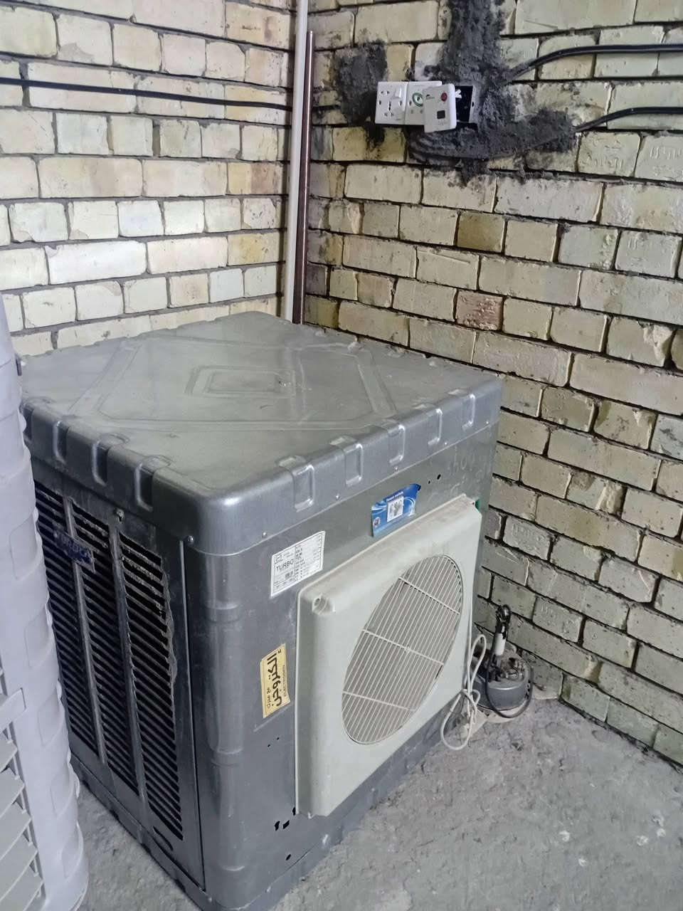 سلام عليكم مبرده جديده للبيع كنفيرات حجم كبير للبيع الشراي يتصل بغداد حي البتول رقمي ***********
