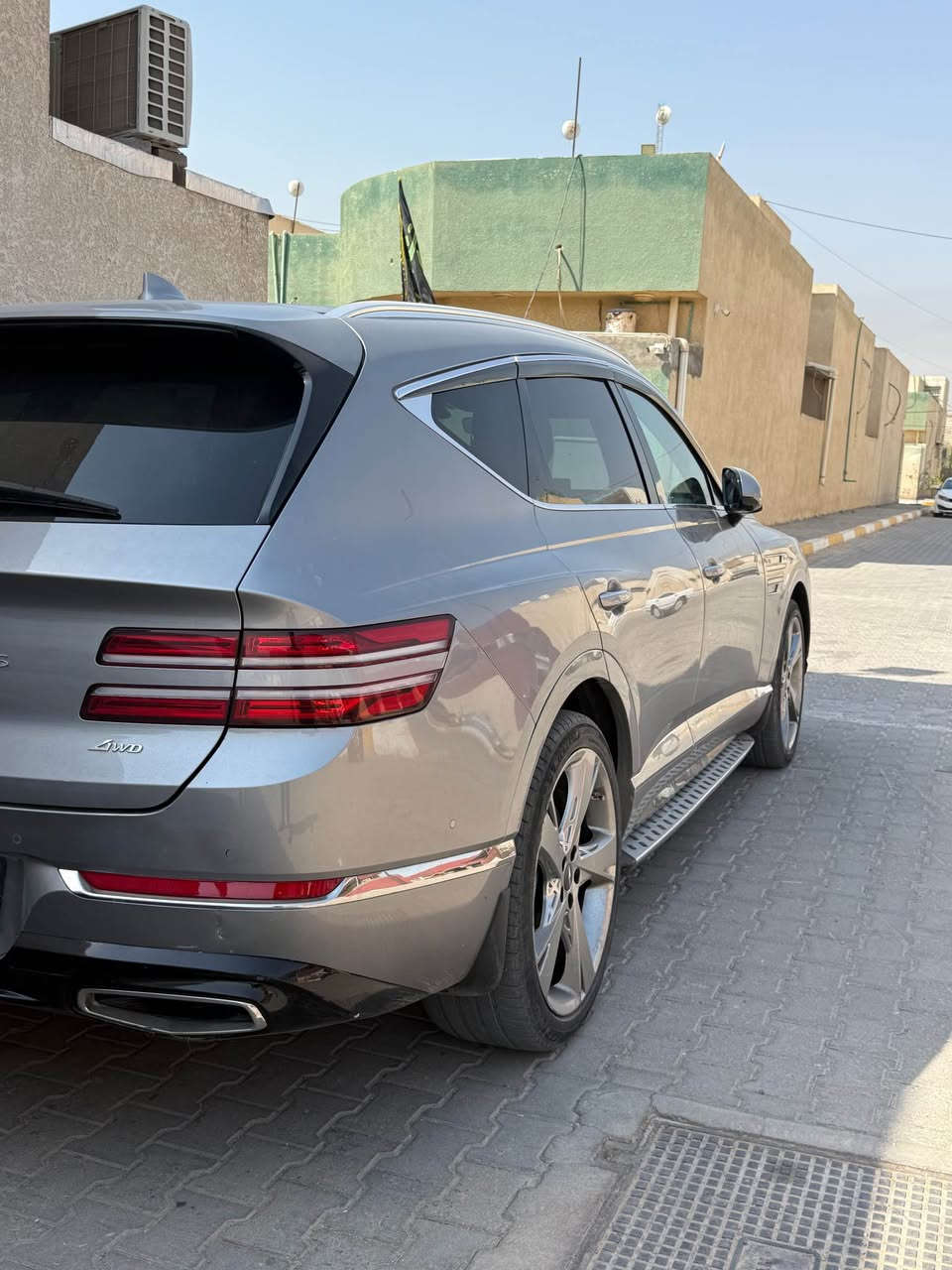 جينسس gv80 موديل 2022 رقم بصرة بأسمي 
الحادث : جاملغ امامي ايمن صبغ+ بارد بدون تبديل بدون لغد او شاصي حادث خفيف 

المحرك: 4 سلندر 2500 توربو 
الايرباك : دركة + دشبول ضارب 
الركاب : 5 راكب 
الممشى : 57 الف كيلو متر 
المواصفات : فول مواصفات ( بانوراما + كشن السائق مساج + كشنات بارد وحار + رادارات امامي خلفي وجانبي + كامرات 360 درجة+ تنبيه الخروج عن المسار  + قيادة ذاتية + ذاكرة خزن مقعد سائق + دواخل جلد مطرز + انارة محيطية متغيرة  + سقف كنتارا+ ستائر ابواب خلفية + تشغيل عن بعد ( تقديم وترجيع بالريمونت )+ 5 وضعيات قيادة + انارة ترحيبية للابواب ) 

مكانها بالبصرة الحكيمية 

***********

*********** البصرة, العراق
