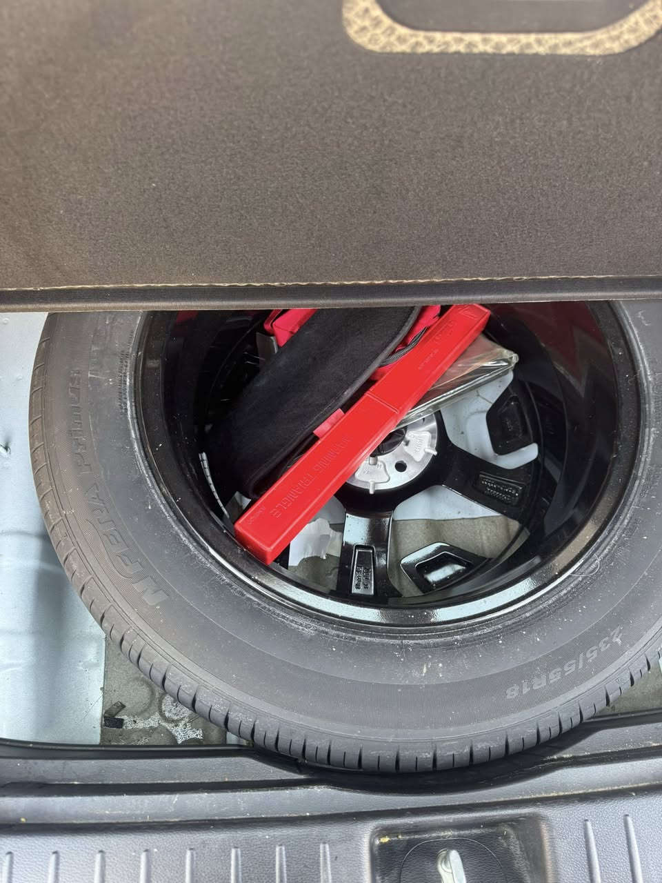 سبورتج خليجي وكالة نيم موديل 2024 ماشية 27 الف جديدة بمعنى الكلمة على ايدي من الزيرو مكفولة من الصبغ والبارد والشخط 
بصمة وتشغيل عن بعد 
اشاير بالمري 
رادار جانبي 
4 انضمة قيادة 
ايكو سبورت منحدرات 
عادي 
تحكم جهتين ومثبت سرعة حساسات 
السيارة مكفولة كفالة عامة 
السعر 218 وبيها مجال بسيط 
مكان السيارة بغداد بجميلة 
***********
