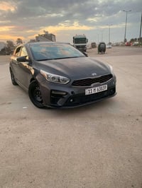 كيا فورتي موديل2021سعر 114 وبيها مجال كير عادي كير عادي رياضي وبنفس وق...