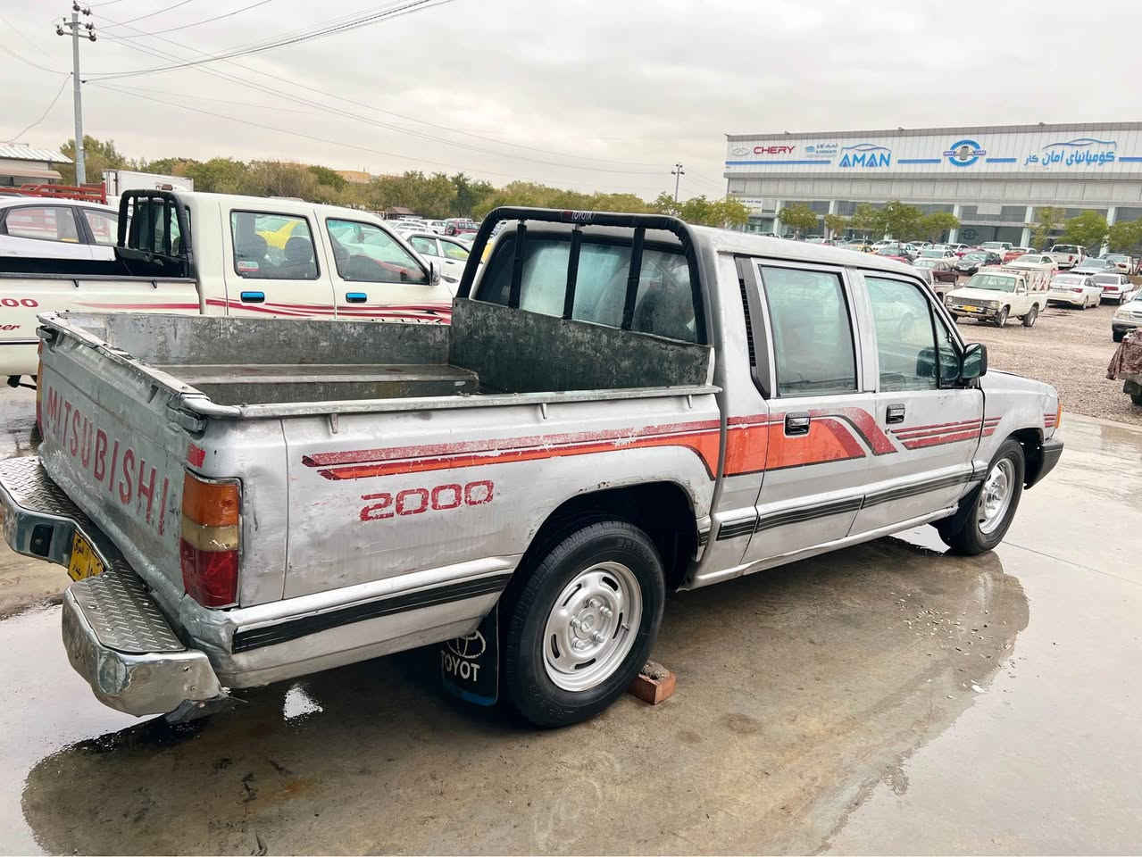 ئەم سەیارە جوانە بۆ فرۆشتن مۆدێلی ١٩٩٢ مەکینەو گێڕی بە شەرت ئۆنجی ٤ لە سەرە سەیارەکە مەسرفی نیە و ماڵی دۆستە ئارمی پلاستکی سلێمانی لە گەڵە و سعری ٢٢ گڵاو مەعەمەلە 
ژ.م *********** كالار, السليمانية
