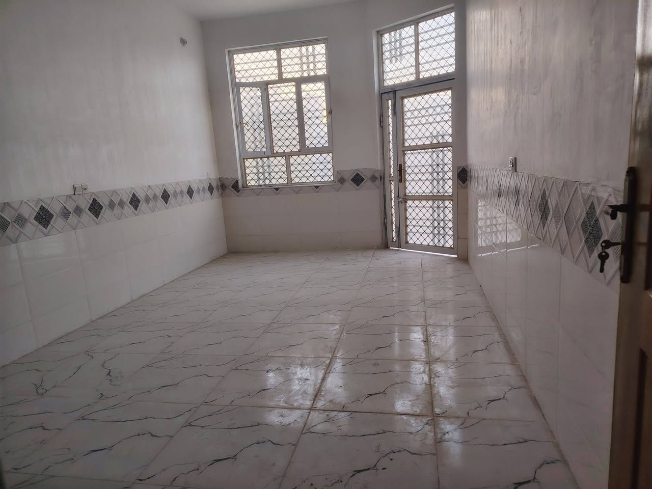 دار للبيع مساحه ١٥٠ متر طابو صرف
#العنوان ابي غرق حي المرتضئ

بيت غير مسكون تسليم مفتاح

بناء حديث البيت

يحتوي علئ غرفتين نوم مع سويتات

السعر ٩٥ قابل للتفاوض

مدارس خدمات كامله 👍🔑

للاستفسار ***********
