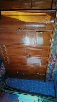 للبيع قرفه نضيفه وحلوه مابيه اي كسر سعر ٥٥٠ مكان غزاليه هاتف 078003006...