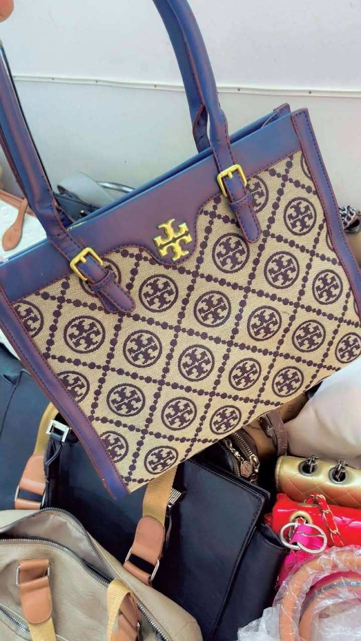 35قطعه بي جديد ومستخدم و كارتون ب١٤٠ماركات ومختوم
كله ديور ،هرمز،زاره،لويس فايتون،شانيل،فندي،nasa
ابيع كارتون ماعدي وقت ابث طالبات جامعه موضفات تفيد


**إذا كنت صاحب هذا الإعلان وتريد حذفه لأي سبب، رجاءا أرسل رسالة إلى الدعم الفني**
