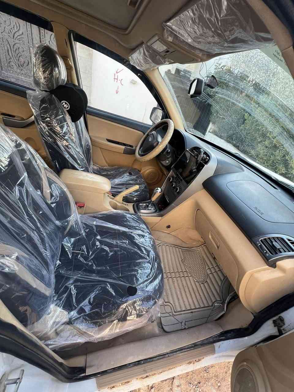 تيكو للبيع موديل 2012 
كير ومحرك شرط 
مابيها اي قطعة صبغ 
تدفئة / تبريد 
بيها تلكيط خياس 
للاستفسار ***********
