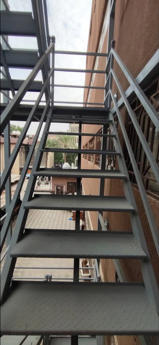 ‎🛠️ هل تبحث عن عمال محترفين في تركيب الركائز الحديدية ودرج الطوارئ لمبانيك؟
‎نحن نقدم فريقًا متخصصًا يضمن الدقة الهندسية والسلامة العالية وفقًا لمعايير البناء المحلية.
 • درج طوارئ سريع التركيب، مقاوم للحريق، ويتوافق مع قوانين السلامة.�📞 اتصل الآن لتقديم عرض أسعار مجاني: ***********�#عمال_ركائز_حديدية #درج_طوارئ #بناء_آمن #هندسة_مدنية”
