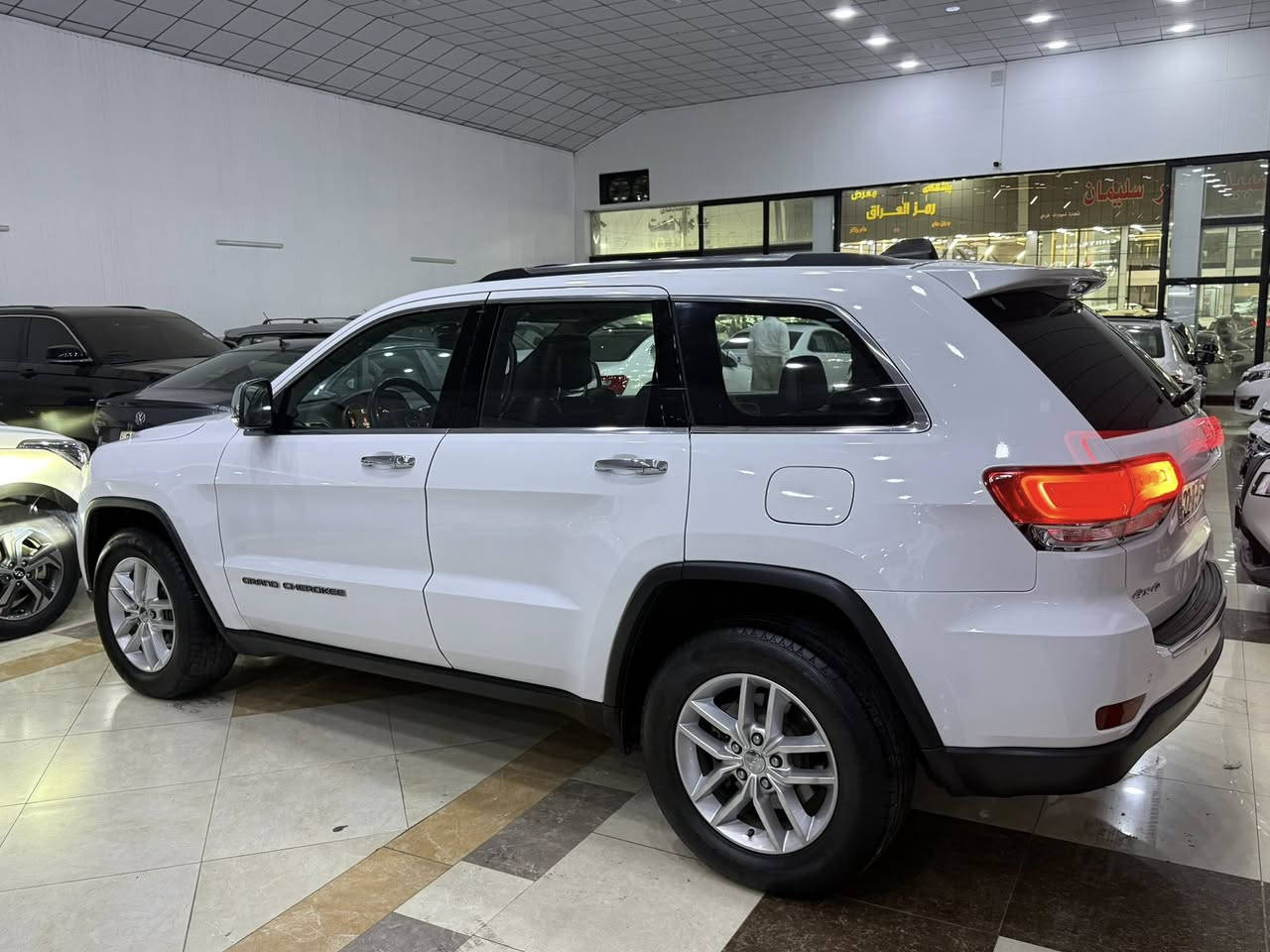 جيب لاريدو موديل 2017سيارة كلين تايتل  مكفول دعامى ل دعامى بشرت بدون صبوغ بدون تحديل مواسةفات Limited  فول فول سيارة جديد ماشى 90  رقم سنويية كل جديد مكان اربيل 
***********
