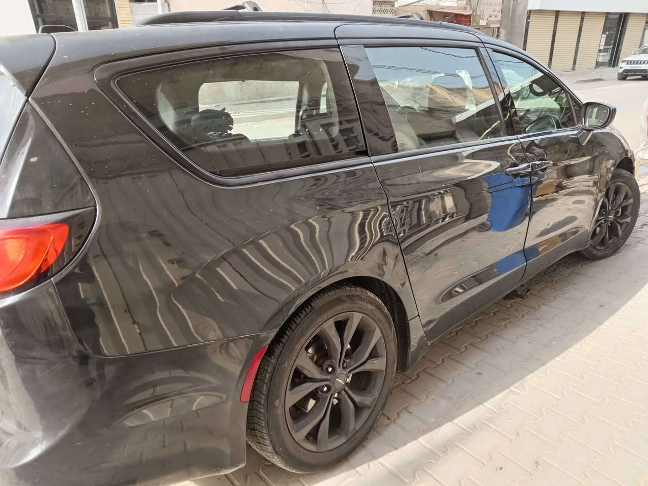 يالله سلام عليكم باسفيكا موديل 19 فئه s كامل مواصفات ما عدا فتحه مابيه سياره بيها رنكات كايمه سياره تمشي كامله تصوير فديو موجود رقم نجف مكاني كربلاء المقدسة ضربته بجم بنيد وا جاملغ واحد فقط والباقي مكفول السعر 155 وبيه مجال حك الجيه *********** مستعجل على اابيع
