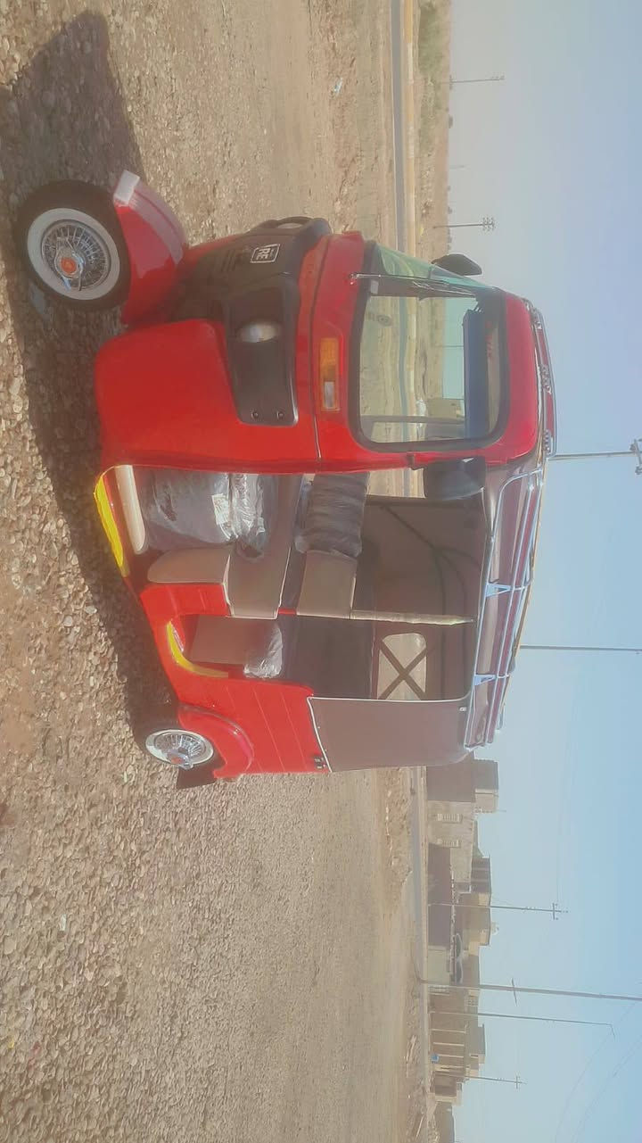 تكتك موديل 18 كدام عينك وبيه بيبان
ربع ما تصرف عليه محرك موديل 20  كبل لشارع
 اوراق اصوليه مو رقم جاهزه لترقيم مصبوغه عام لجماليه
محافظة ميسان قضاء الكميت 
سعرها قفل 3800 تجي وتشوف بعينك
***********
