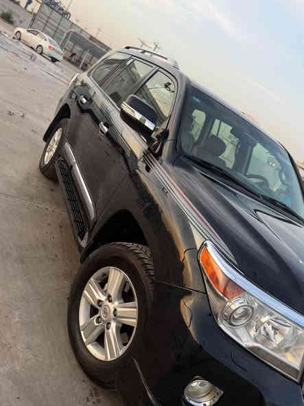 لاندكروز موديل 2015
محرك 4600  حلوة  
ماشيه 162 الف
نظيفه السيارة
كير ومحرك مكفولات
بيهه صبغ دعامية البلاستك
ومكانين تكحيل 
وجراد شويه بالقمارة
بدون حادث وغرفتهه نظيفه
 وسونر موجود
وعليهه ادامة كامله نوزلات بلكات مجاول فيتبم كل جديد
سعر 39 الف $
*********** بغداد
