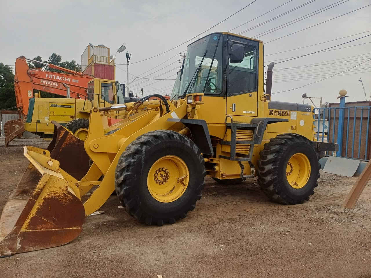 طابت اوقاتكم..
شركة أمواج ضفاف الرافدين 
لتجارة المعدات الثقيلة والتعهدات والوكالات التجارية
 شفل Komatsu 
حجم WA150
📌العنوان محافظه البصرة 
{ الزبير طريق سفوان } 
للاستفساراكثر اتصل على الأرقام التالية
• Mob :-  ‎*********** 
• Mob :-  *********** 
• WhatsApp :- ***********
