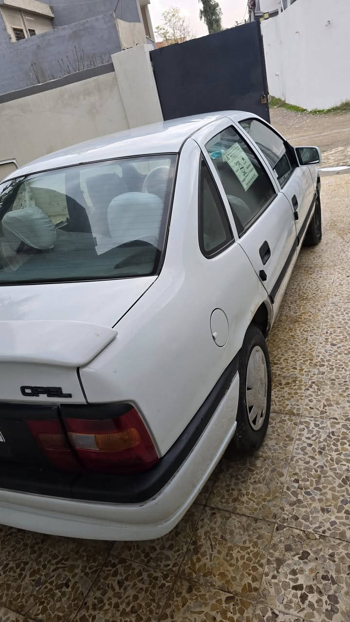 فكترا ٩٢ محدث ٩٣ حجم 16 رقم اوربي مكفولة بدون صبغ بدون حادث شرط سيارة بلادية شرط محرك كير كصة كاربون صدر جديد  .الشرعي يبيعك  .فقط دواير ودوسات سيارة جاهزة من كل النواحي خير من الله .
عنوان موصل الايسر  السعر 47 $ مجال قليل 
للتواصل ***********
             ***********
