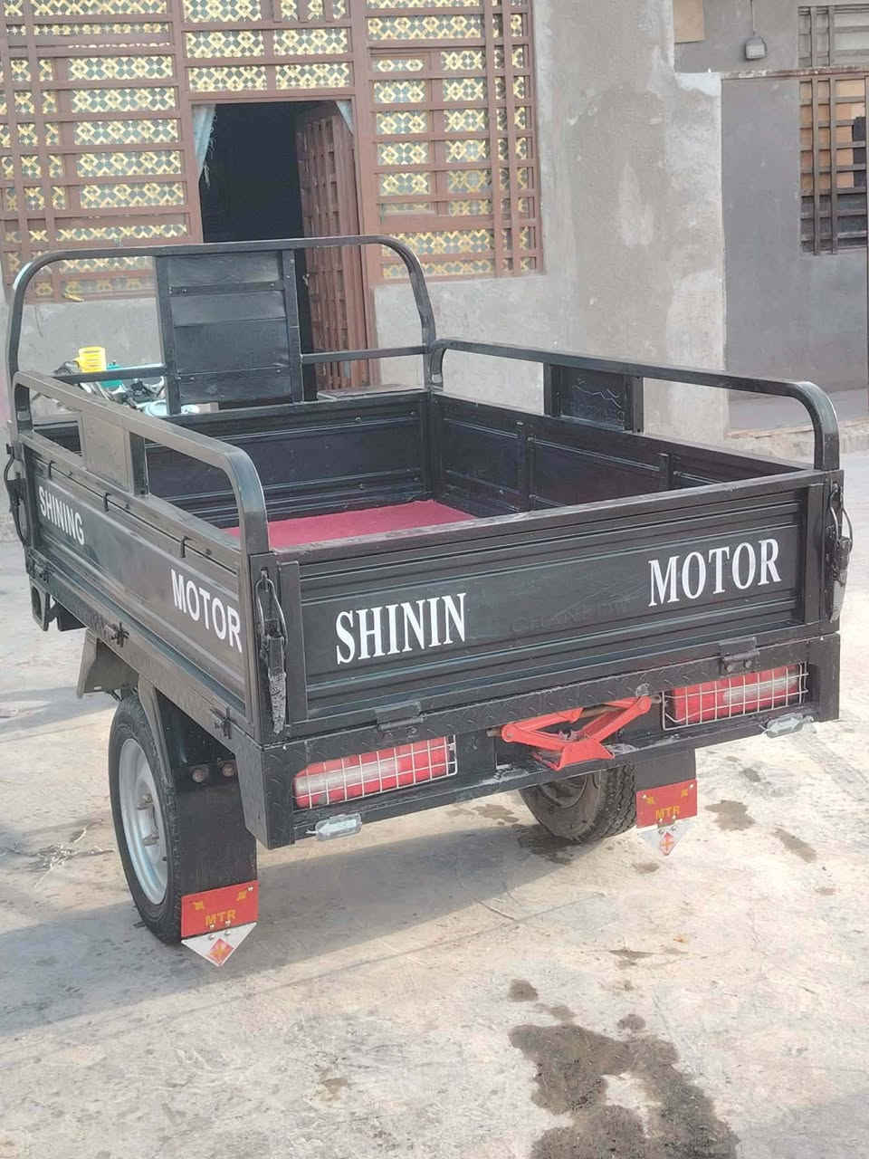 السلام عليكم ستوته موديل 23 مكان ستوته بابل حمزه الغربي السعر 2550 وبيه مجال***********
