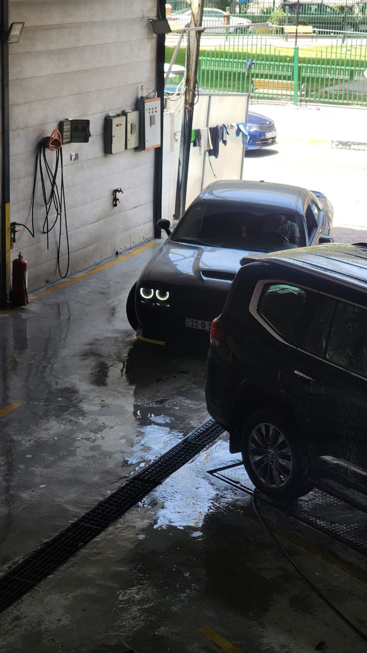 جالنجر GT 2023  
LAST CALL 
ماشيه ١٧ الف كيلو 
دفع خلفي 
كامره خلفيه
حساسات 
تشغيل عن بعد
نظام صوت الباين
مرقمه بغداد وجاهزه من كلشي 
مكينه وگير وصدر كامله
السياره مصلحه كامله بامريكا مو بالعراق 
و سونارها موجود
حادثها امامي ٣ قطع 
جاملغات وبنيد
مكاني بغداد المنصور 
السعر ١٩٠ ورقه
*********** 
***********
