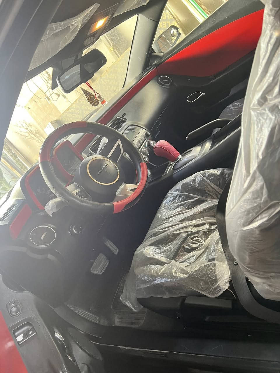 سلام عليكم سيارة كمارو موديل ١٣ مكاني بغداد الحسينية لاستفسار علا رقم ***********
