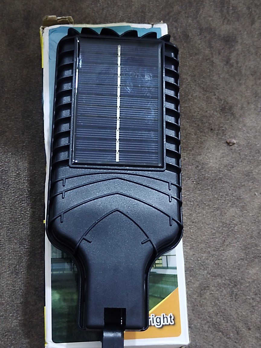 لايت طاقه شمسيه بهذا جمال تنطي كهرباء يضويلك نهار تجي كهرباء ينطفي يحافض ع طاقعته لمده 6 سعات الضوه كلش قوي 
ويا ريمزن تحكم


**إذا كنت صاحب هذا الإعلان وتريد حذفه لأي سبب، رجاءا أرسل رسالة إلى الدعم الفني**