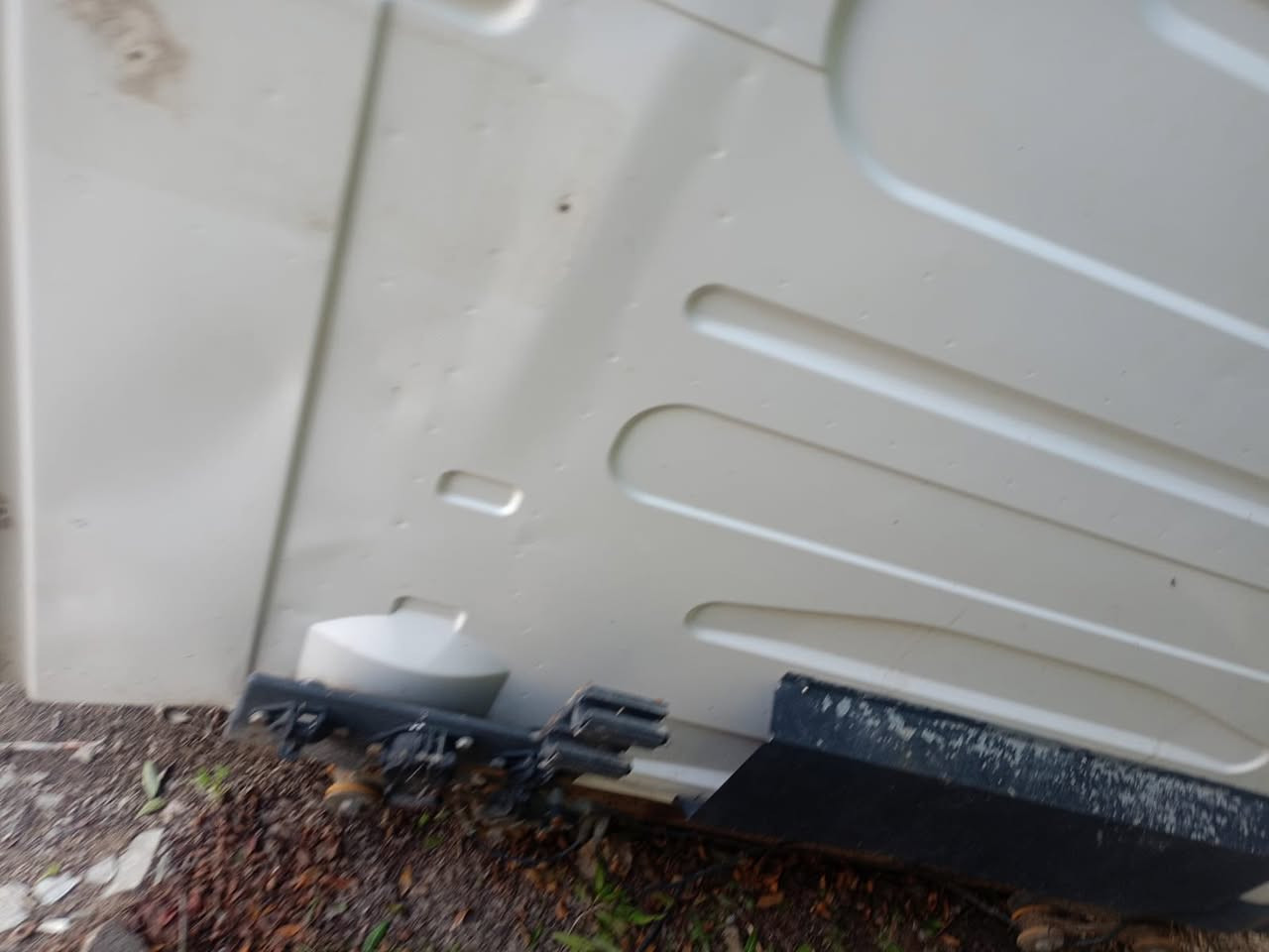 السلام عليكم قماره للبيع ٢٠٠٤ مكانها البصرة ‭٠٧٨٥ ٩١٣ ١٤٧٠‬
