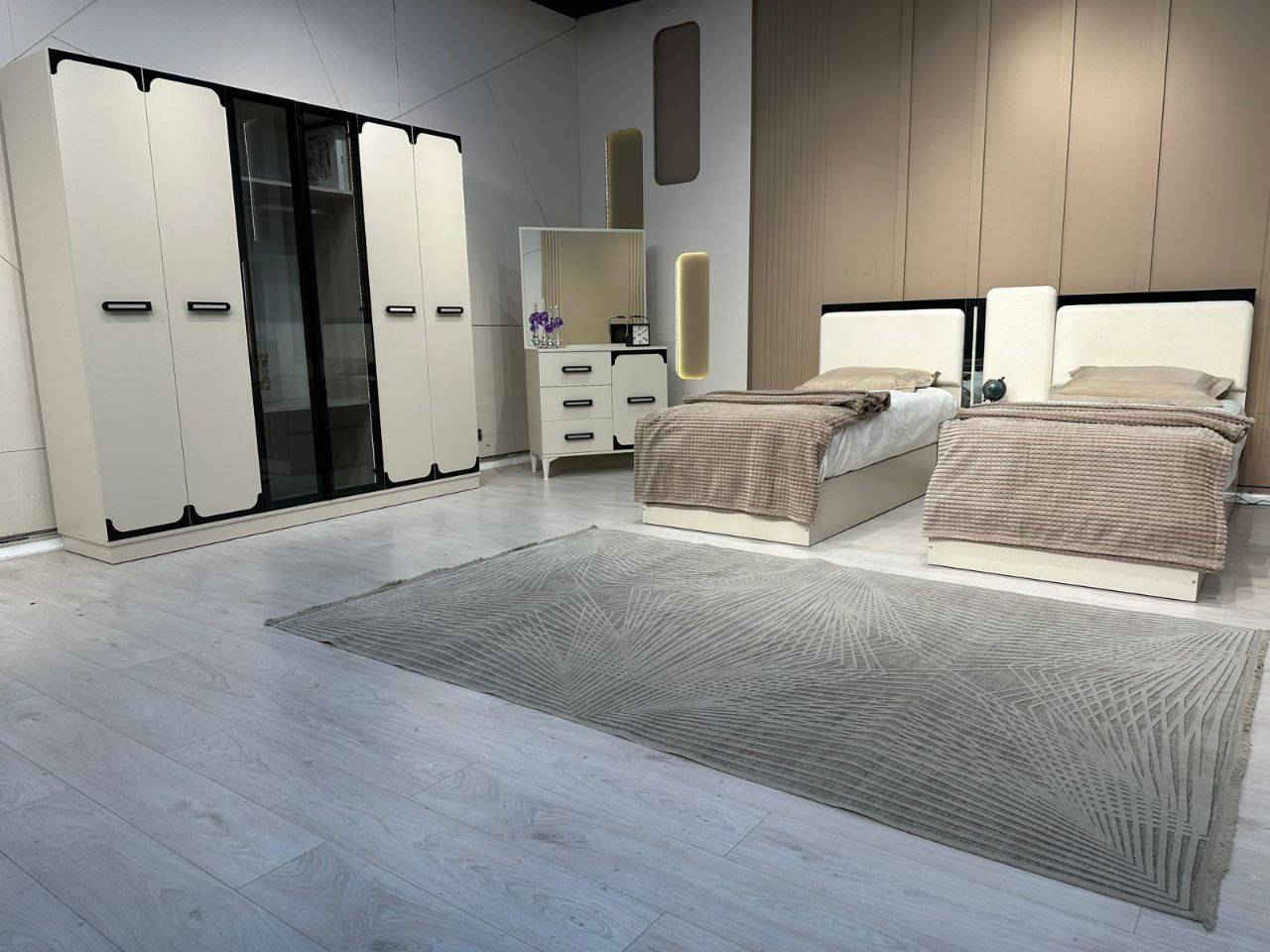 كادر متخصص مجال تصليح واتنصيب 
نجار غرف نوم تركي 🇹🇷🇹🇷 ماليزي مصري وعراقي 
معا كادر فني متخصص 
توجد كيه 🚚🚚 حمل نقل جميع الثاث
متواجد كل وقت
***********
***********واتساب
معا مواد تصليح غرف نوم
