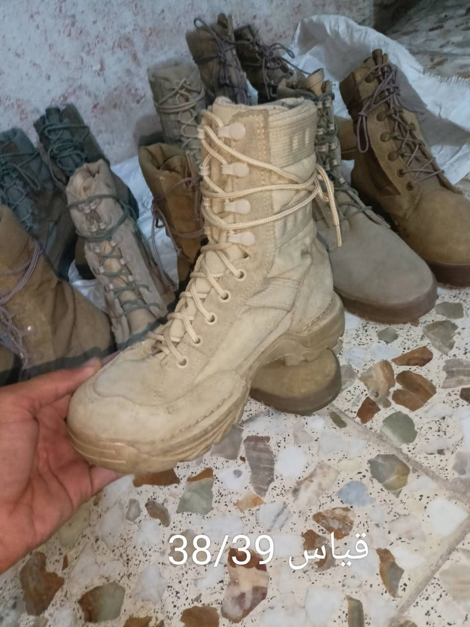 السلام عليكم بصاطيل امريكي قياس صغير 37/38/39 فقط القياس بصوره السعر 60الف توصيل 5الف الهاتف*********** وتساب
