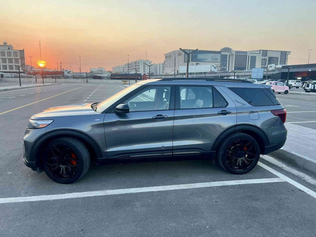 سلام عليكم اعادة نشر بسبب الوعود اسأل الرزق للجميع ولحد يكسر حاجة مسلم تم تنزيل السعر بسبب الحاجة لمبلغ ////فورد اكسبلورر st line موديل 2022 فول مواصفات  حادث جانبي ايمن سيارة جديدة الله يشهد وبالعافية الي تصير من قسمته سعر 217 ورقة  مكانها بغداد الوزيرية رقم الهاتف  او واتس آب ***********
