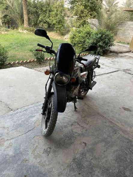 سلام وعليكم شباب بوكسر موديل واحد وعشرين أوراق اصولي سعر 900 وبيه مجال ***********
