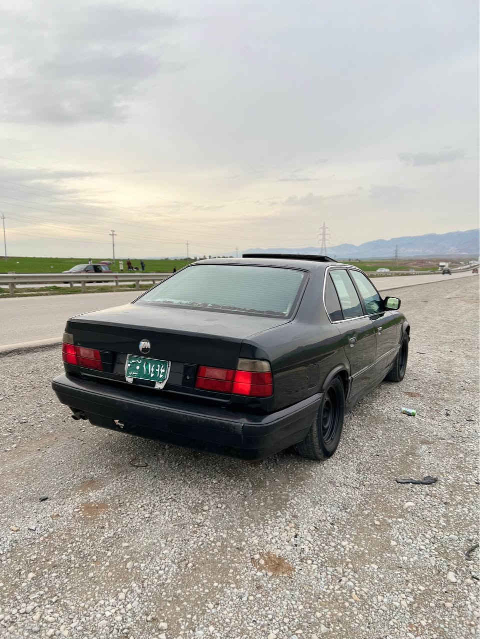 Bmw
تیبینی سیاریەکە ئیمن نیە تیلی خاوەنی بکە 
مۆدیلی ١٩٩٠ 
٥٢٠ گیر عادی 
لیت ئەلقە سلایت جام کارەبای بی بۆیاخ تنیا جاملاخیکی بۆیاخە لەسەر ساخە بی ژوری دحمو لیدراو براوە بەشەرت واجیهەو وەکالە بەشەرت ساحیب وەکالەی مەجودە سبینی بیخەرە سەر ناوی خۆت باکانەو هەزیە سحر ٢٨ تۆزیک محامەلە 
*********** أربيل, العراق
