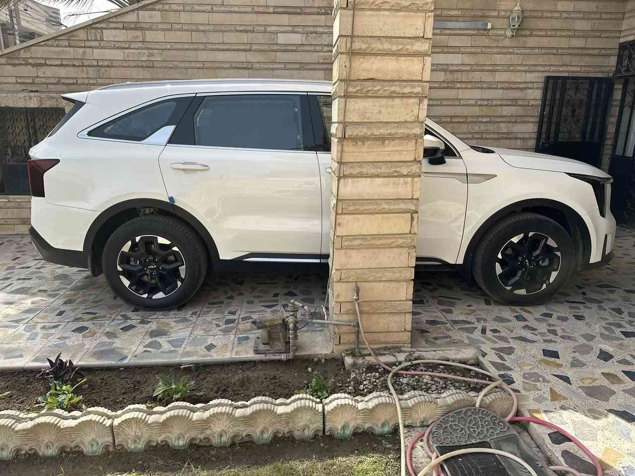 السلام عليكم
سورنتو 2025 ضمان شركة نم رقم بغداد 
ماشيه 30 الف كم 
مكفوله من الصبغ والبارد والتبديل 
المواصفات 
بصمه تشغيل عن بعيد 
بردات جانبيه
كير ماوس اوتو هولد سايد بريك دكمه
محرك 2500 … 4 سلندر 
شاشه كامره نفكيشن خرائط 
الباب خلفي كهرباء 
زينون 
حساس امامي خلفي 
كشن كهرباء 

السعر 26500 يعني 265 ورقه بيه مجال بسيط 

*********** 
بغداد السيديه
