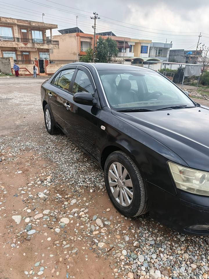 سوناتا موديل 2010  محرك 2400 كير اوتو مكفول حدادية جديدة كهربائية مكفول موجود في كركوك سعرها 97 ورقة صبغ حزام جمالية سنوية جديدة هزة جديدة رقم كركوك دولي مشروع وطني بيها قطعتين معجون والباقي مكفول
*********** كركوك, العراق
